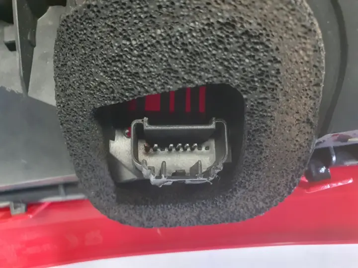 Citroen C1 05-14r TYLNA TYLNIA LAMPA PRAWA PRAWY TYŁ