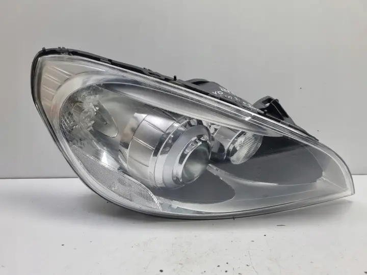 Volvo V60 S60 II PRZEDNIA LAMPA PRAWA prawy przód XENON EUROPA 31299991