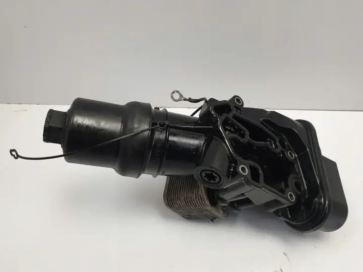 VW Golf V 2.0 FSI OBUDOWA FILTRA OLEJU podstawa