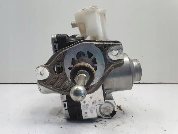 f66850e094544bd620ade2a44e126625
