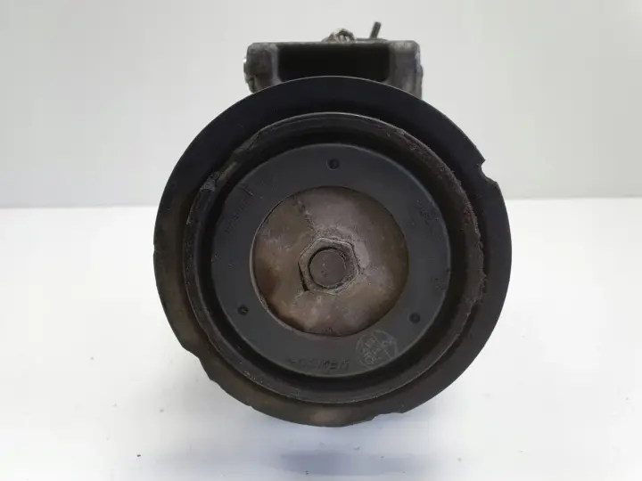 ee352ea96e41eaa4e26a0cbae32a7066