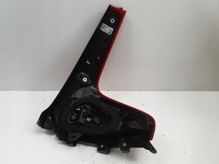 Volvo V40 II 12-16r TYLNIA TYLNA LAMPA LEWA lewy tył 31395844