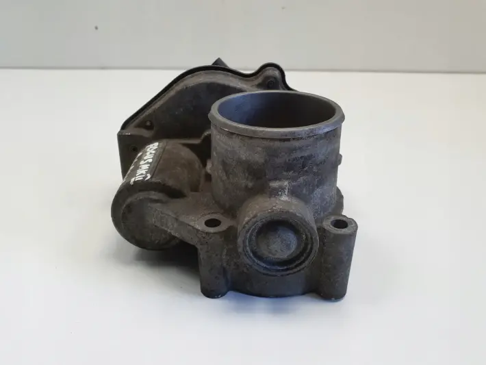 Ford Focus MK2 II 1.6 16V PRZEPUSTNICA VP4F9U-9E928-BA