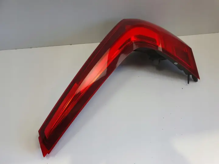 Volvo V90 II TYLNIA TYLNA LAMPA LEWA lewy tył oryginał 32228008