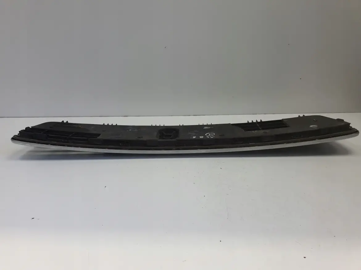 Audi A4 B5 PRZEDNIA ATRAPA grill gril 8D0853651A