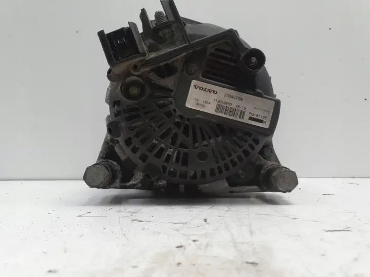 Volvo V40 II 1.6 D2 ALTERNATOR valeo 30644799