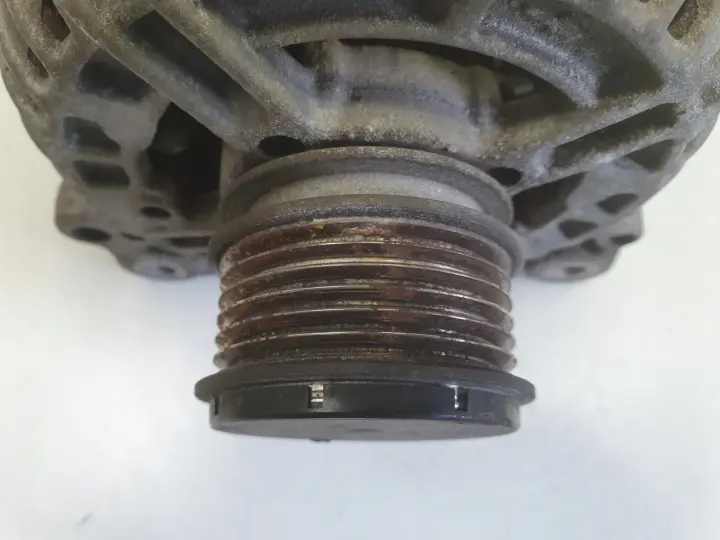 VW Golf V 2.0 TDI ALTERNATOR bosch