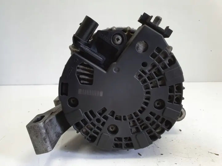 Volvo V70 III 2.0 D3 ALTERNATOR bosch 30659131