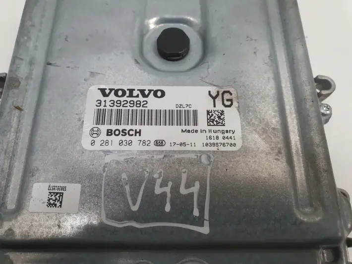 Volvo XC60 2.4 D5 STEROWNIK SILNIKA komputer 31392982 0281030782