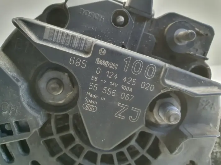 Opel Zafira B 1.6 16V ALTERNATOR bosch 0124425020 ZJ