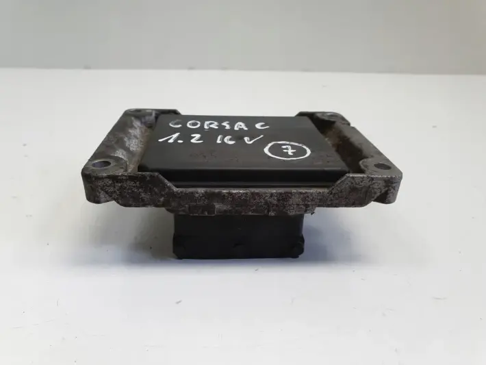 Opel Corsa C 1.2 16V STEROWNIK SILNIKA komputer 0261208253 SS