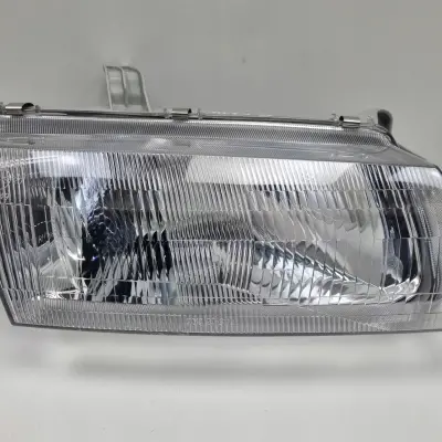 Mazda 323S 323 S V BA 94-98r PRZEDNIA LAMPA PRAWA PRAWY PRZÓD nowa