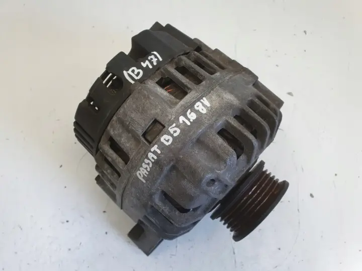 VW Passat B5 1.6 8V ALTERNATOR Valeo