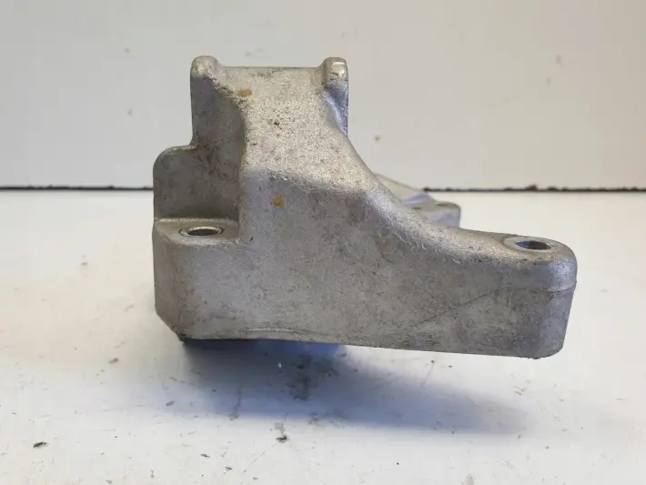 Volvo V60 II 1.5 T ŁAPA MOCOWANIE ALTERNATORA 31430702