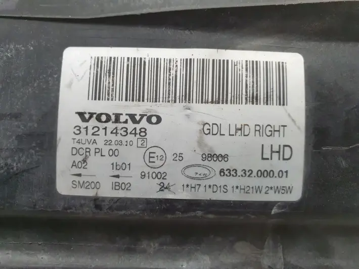 Volvo V70 III XC70 S80 II XENON PRZEDNIA LAMPA PRAWA prawy przód 31214348