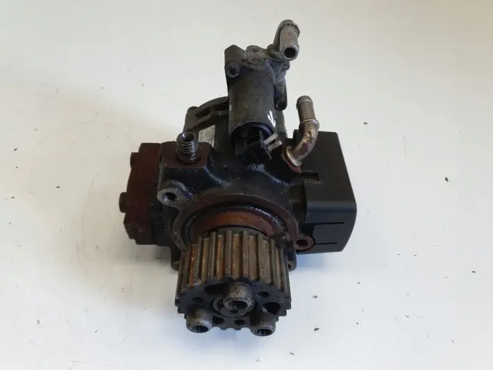 Audi A3 II 8P 1.6 TDI POMPA WTRYSKOWA paliwa 03L130755E