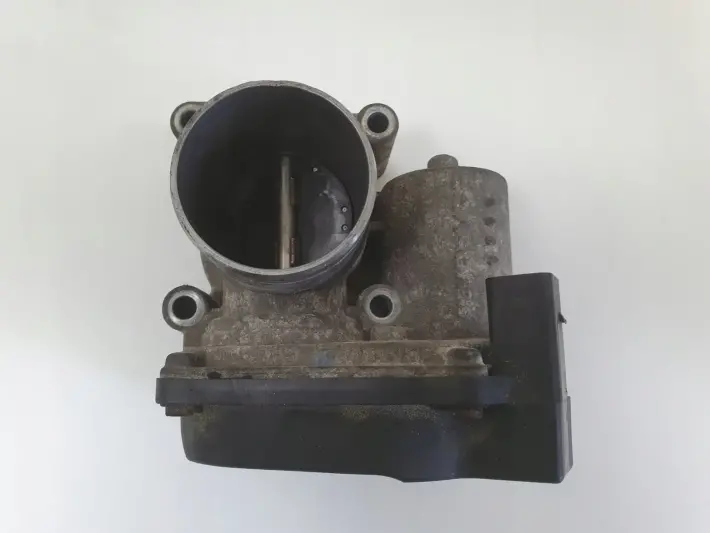 VW Fox 1.2 6V PRZEPUSTNICA 03D133062E