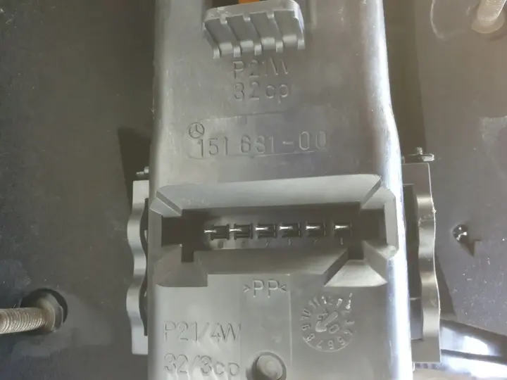 Mercedes W203 Coupe CL203 00-08r TYLNIA LAMPA PRAWA PRAWY TYŁ 15163100