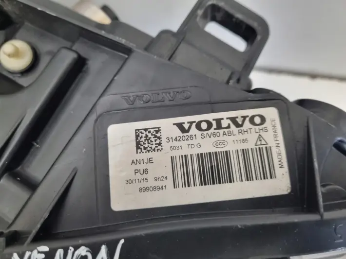 Volvo S60 II V60 LIFT PRZEDNIA LAMPA LEWA lewy przód XENON skrętna 31420261