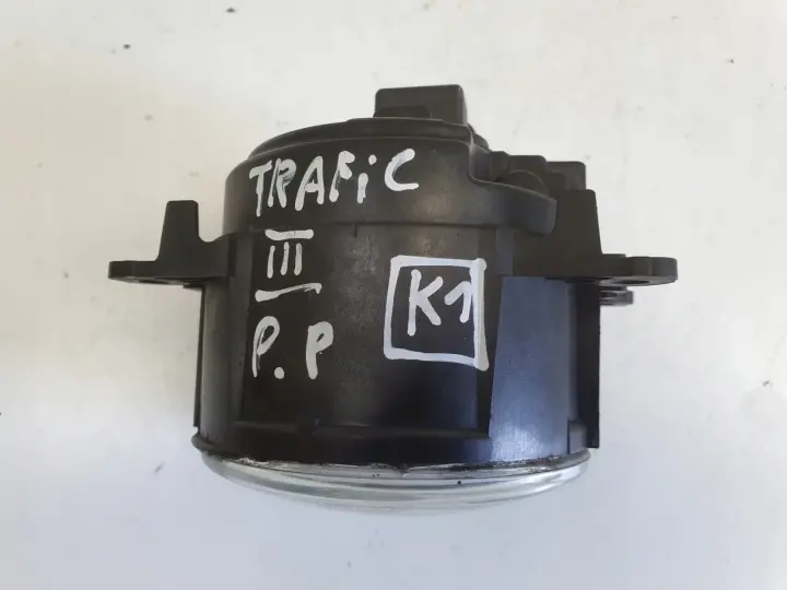 Renault Trafic III 14r- PRZEDNI HALOGEN PRAWY PRZÓD pasażera 261503971R