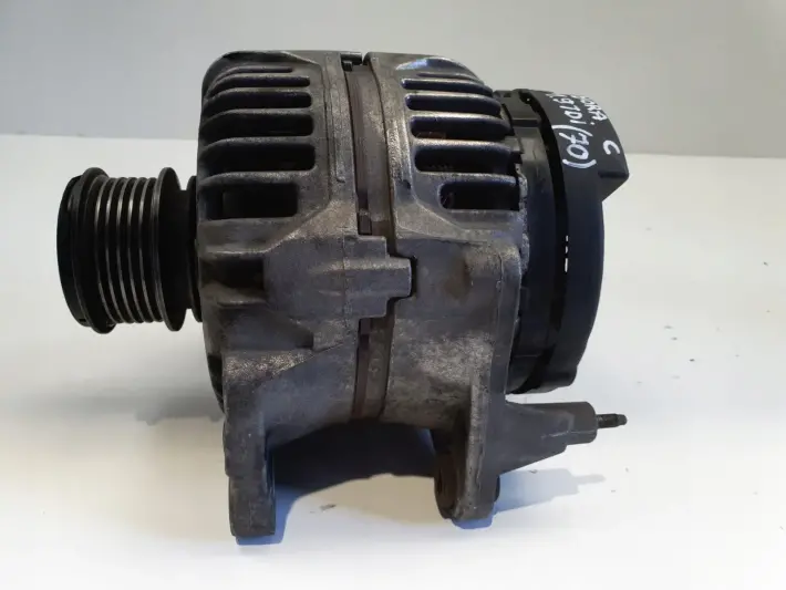 VW Bora 1.9 TDI ALTERNATOR bosch 038903023L 90A