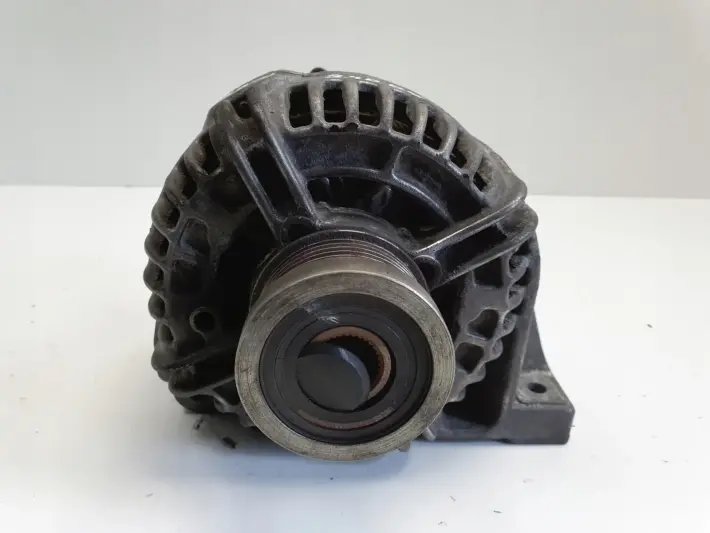 Volvo XC90 2.4 D5 ALTERNATOR 30667787