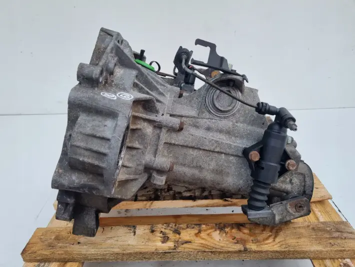 VW Bora 1.6 16V SKRZYNIA BIEGÓW ERT manualna MANUAL