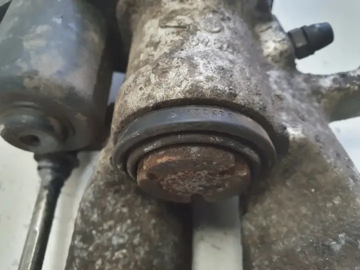 Renault Megane IV TYLNY ZACISK HAMULCOWY lewy tył 440102370R