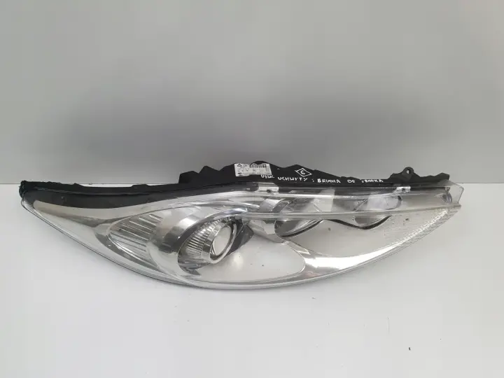Ford Fiesta MK7 08-17r PRZEDNIA LAMPA PRAWA PRAWY PRZÓD anglik