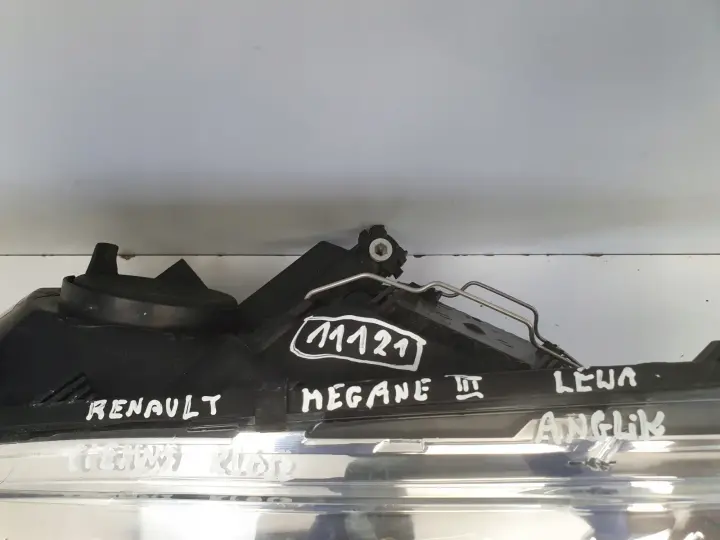 Renault Megane III 12-16r PRZEDNIA LAMPA LEWA lewy przód 260607305R