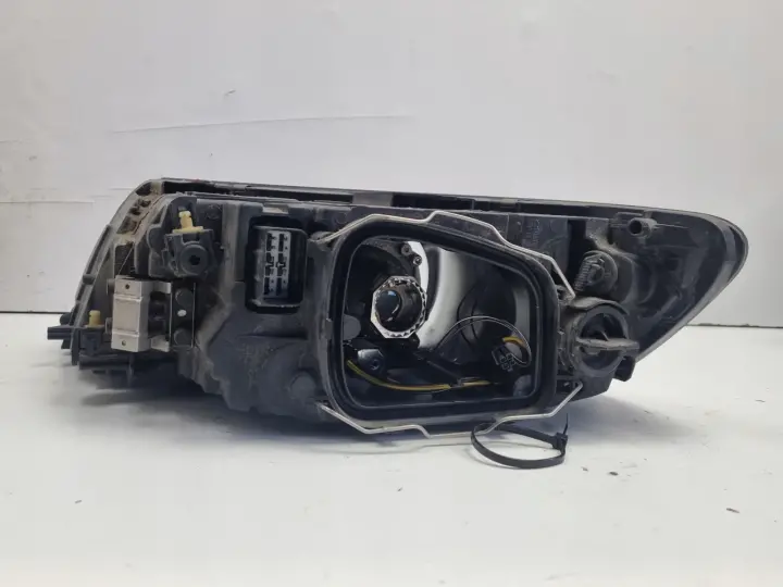 Volvo S40 II V50 LIFT PRZEDNIA LAMPA PRAWA prawy przód 31299588