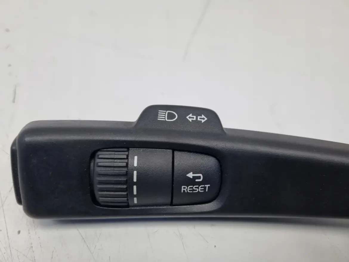 Volvo S60 II V60 lift MANETKA KIERUNKOWSKAZÓW świateł 31456045
