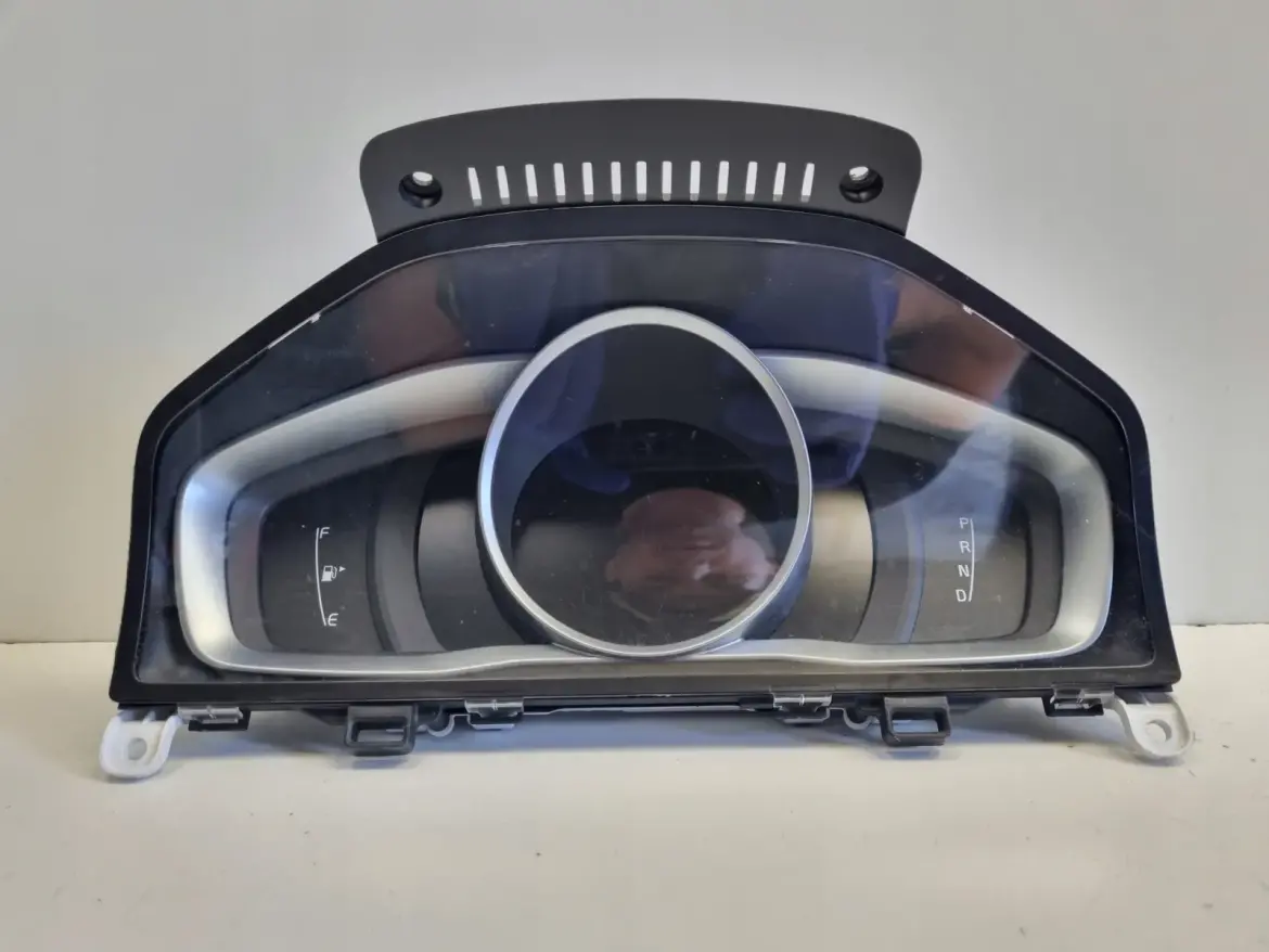 Volvo XC60 I LIFT diesel LICZNIK ZEGARY TFT Europa 31433333 36010102