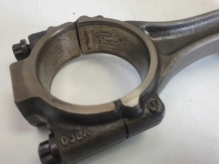 Audi A3 II 8P 1.6 TDI TŁOK KORBOWÓD