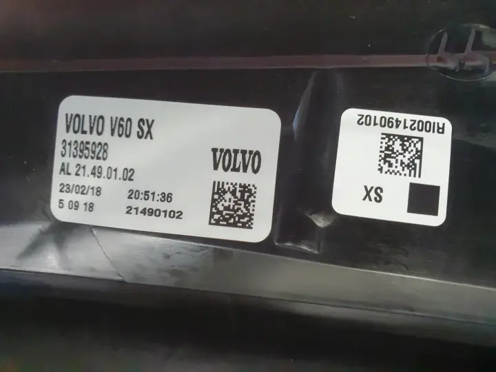 Volvo V60 13-18r LIFT TYLNIA LAMPA LEWA LEWY TYŁ 31395928
