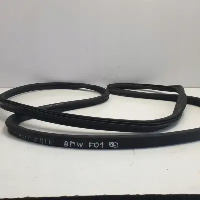 BMW F01 02 TYLNA USZCZELKA BAGAZNIKA 7184108