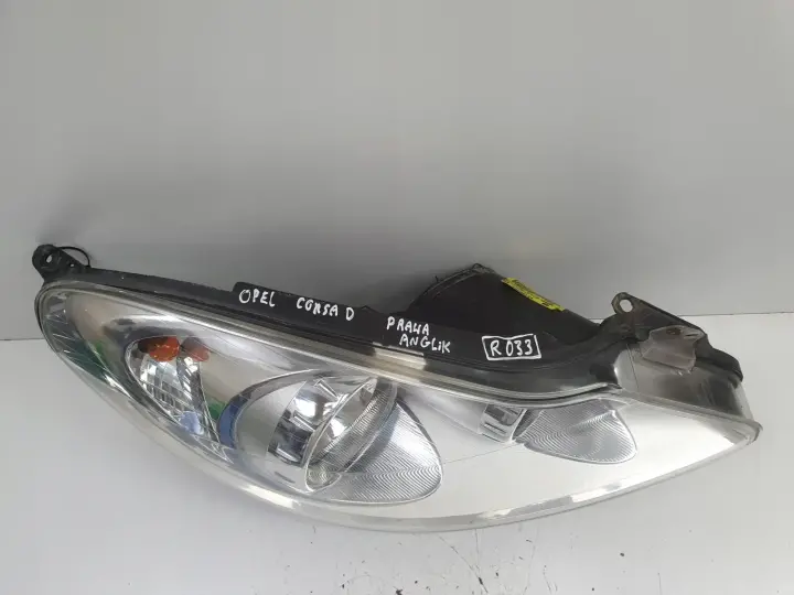 Opel Corsa D PRZEDNIA LAMPA PRAWA prawy przód anglik 13186384