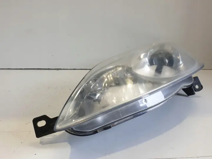 Peugeot 407 04-08r PRZEDNIA LAMPA LEWA lewy przód