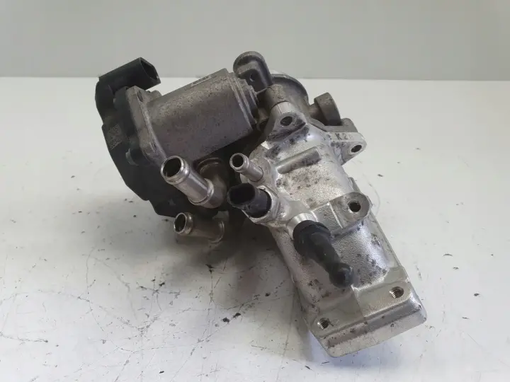 Audi A6 C7 2.0 TDI PRZEPUSTNICA 04L128063T