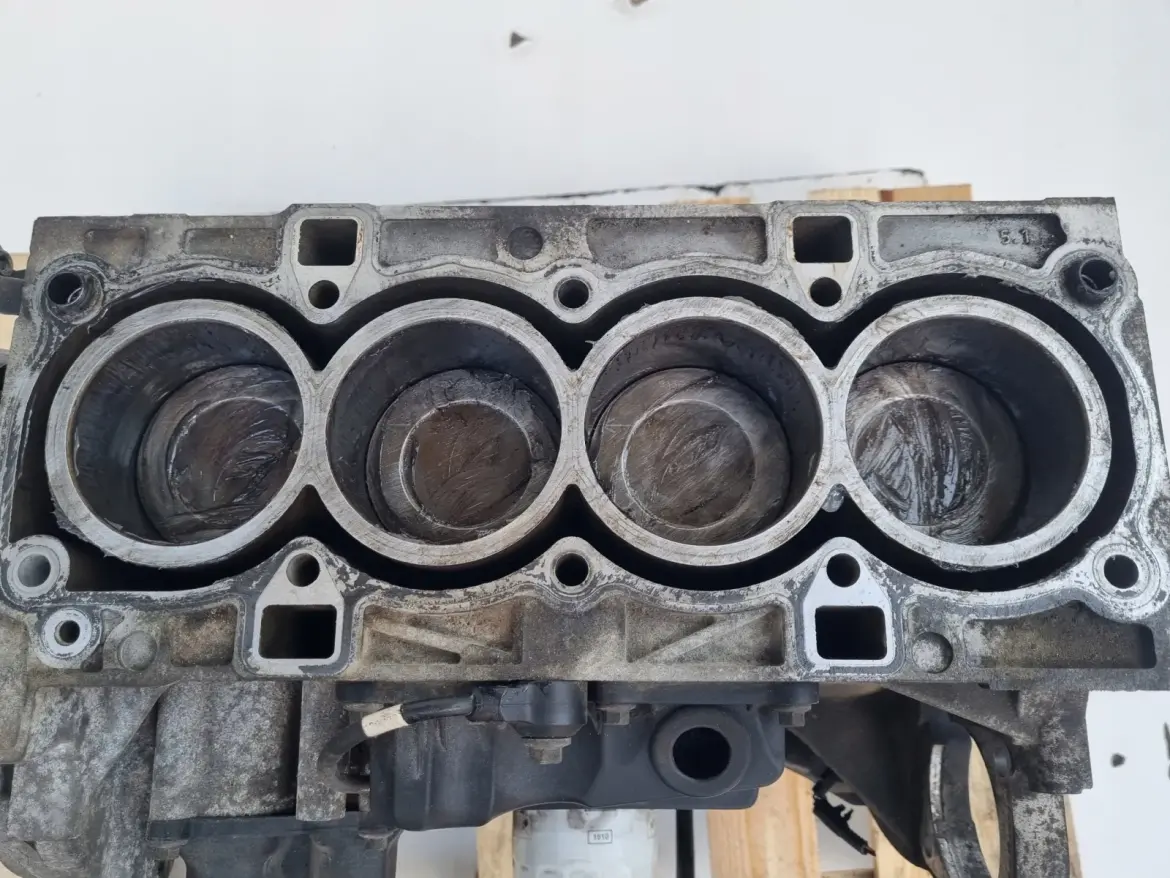 DÓŁ SILNIKA BLOK WAŁ TŁOK Ford Focus II MK2 C-Max 1.6 16V SHDA SHDB HWDA