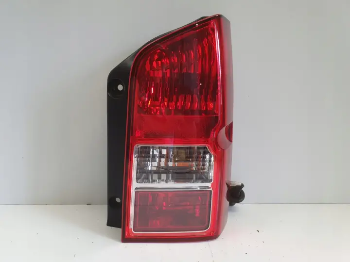 Nissan Pathfinder R51 LIFT 10-14r TYLNIA TYLNA LAMPA PRAWA prawy tył