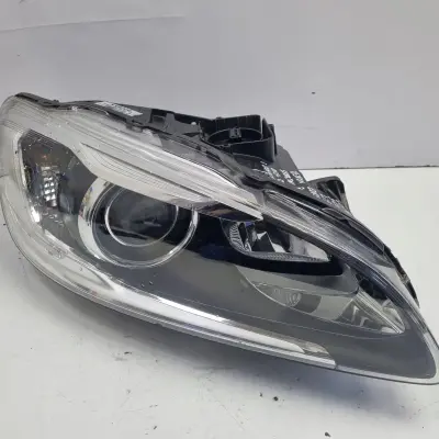 Volvo V60 S60 II LIFT PRZEDNIA LAMPA PRAWA prawy przód XENON 31698819