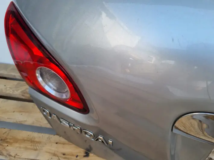 Nissan Qashqai J10 TYLNA TYLNIA KLAPA BAGAŻNIKA TYŁ KY0G KYOG KYO KY0