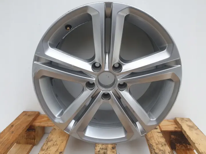 VW Passat B7 ORYGINALNA FELGA ALUMINIOWA KOŁO ALUFELGA 17 R17 3AA601025M