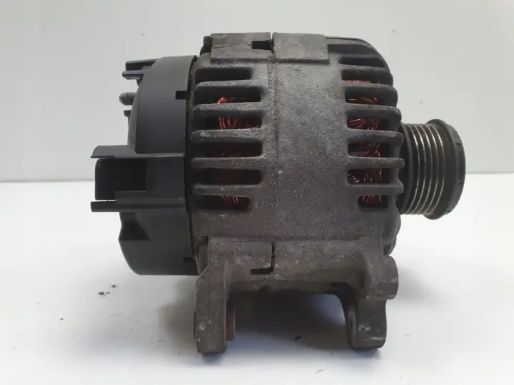 VW Touran I 2.0 TDI ALTERNATOR valeo 06F903023C 140A