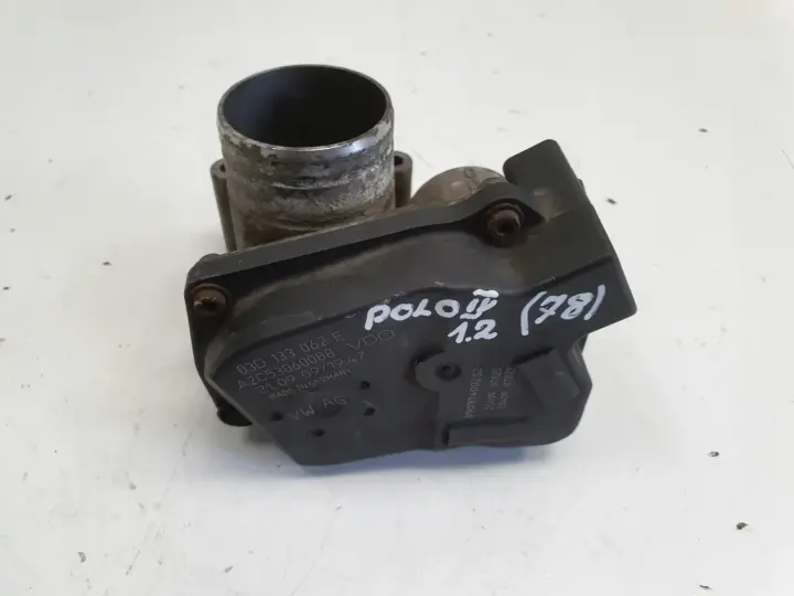 VW Polo IV 1.2 6V PRZEPUSTNICA 03D133062E