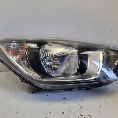 Hyundai i20 PRZEDNIA LAMPA PRAWA prawy przód ANGLIK 92102-1J5