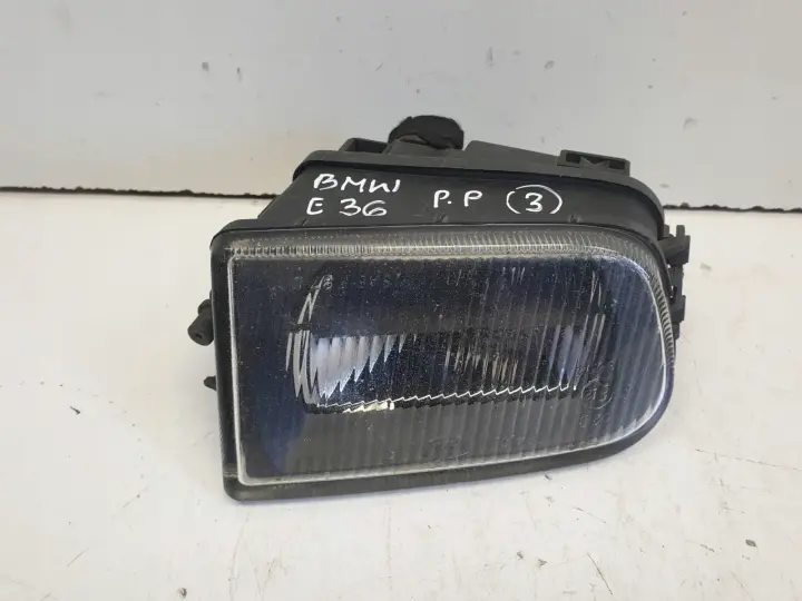 Bmw E39 lift PRAWY PRZEDNI HALOGEN Przód pasażera 837794