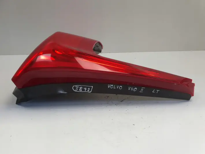Volvo V40 II 12-16r TYLNIA TYLNA LAMPA LEWA lewy tył 31395844