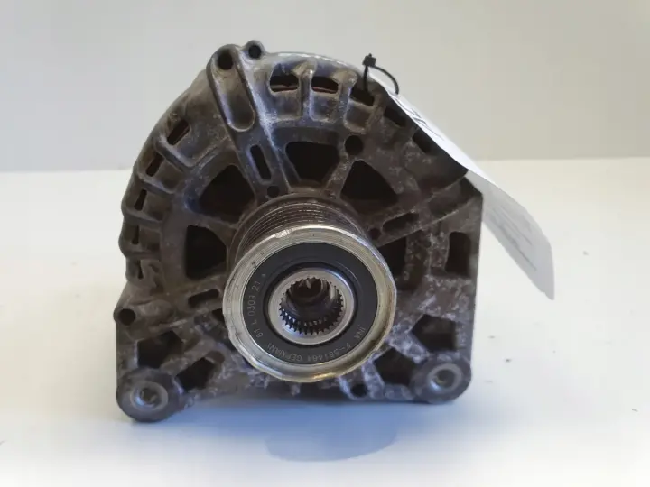 Renault Clio IV 0.9 TCe ALTERNATOR valeo 231007842R